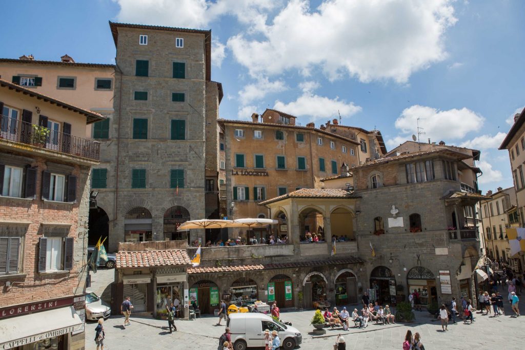photography holiday in italy - Cortona Piazza
